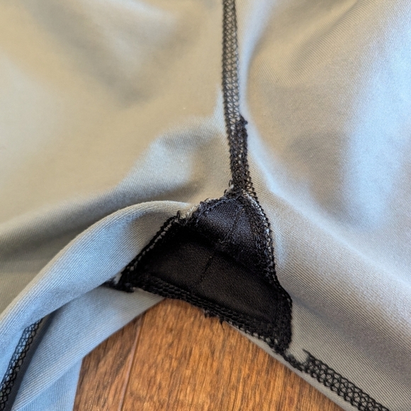 Nike Dri Fit Women's Black and Gray Checkered Leggings Size M - Picture 8 of 11